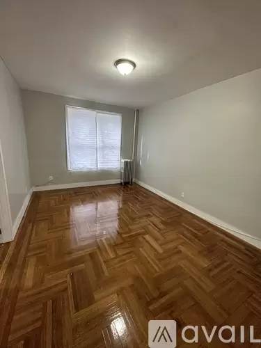 Main picture of 1587 Carroll St