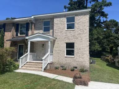 Main picture of 1752 Skinner Ave