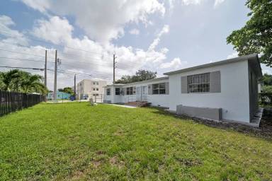 Main picture of 1260 NW 58th St