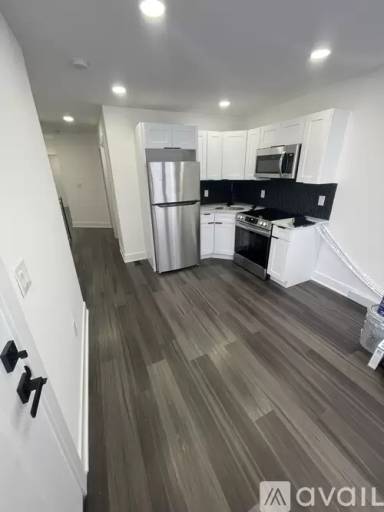 Main picture of 2531 S Wanamaker St