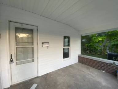 Main picture of 129 1/2 Pratt St