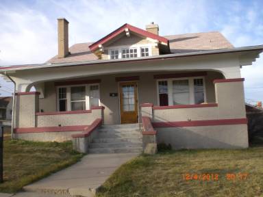 Main picture of 715 S Maple St
