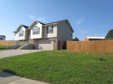 Main picture of 102 Charlotte Cir