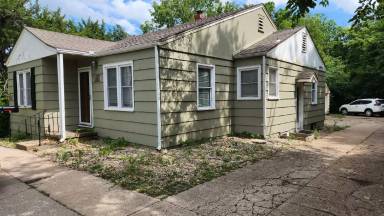 Main picture of 2001 Anderson Ave