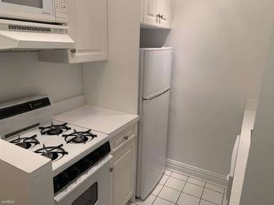 Main picture of 210 E 83rd St