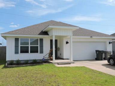 Main picture of 5903 Laurel Oak Dr