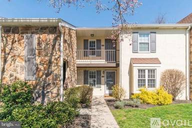 Main picture of 262 Valley Stream Ln