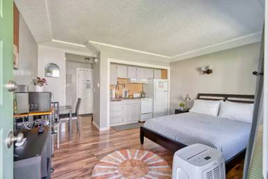 Main picture of 4122 SE 65th Ave