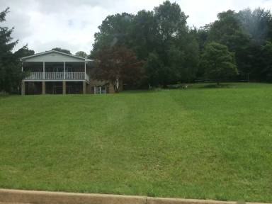 Main picture of 292 W Criser Rd