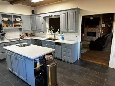 Main picture of 6018 River Rd