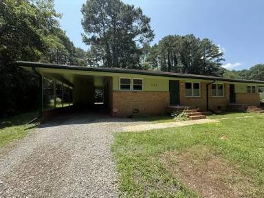 Main picture of 725 Locust Ln