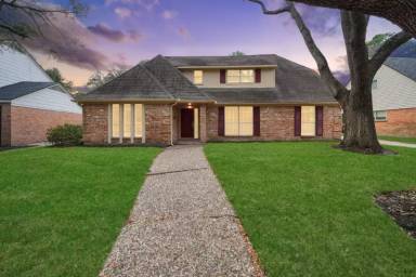 Main picture of 11319 Chevy Chase Dr