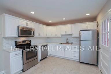 Main picture of 1317 T St