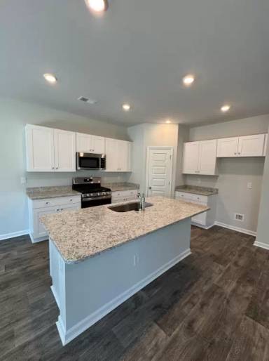 Main picture of 120 Long Cane Dr