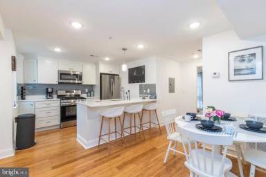 Main picture of 4059 Baring St