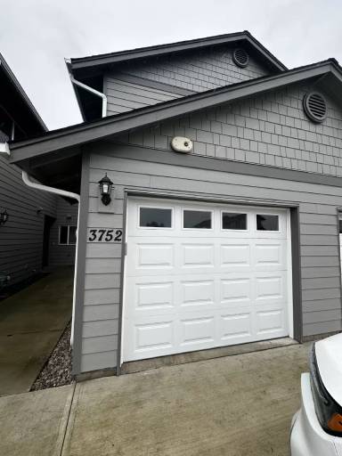 Main picture of 3768 Peter Ln NE
