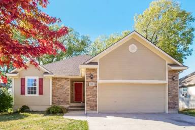 Main picture of 512 Hibiscus Dr