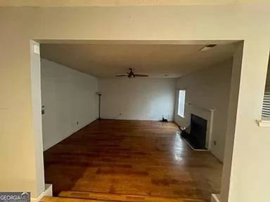 Main picture of 604 Thrasher Ct