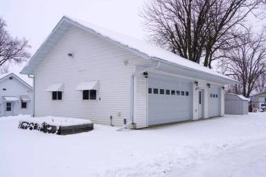 Main picture of 607 E Linton St