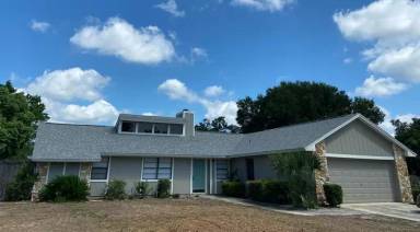 Main picture of 215 Cambridge Dr
