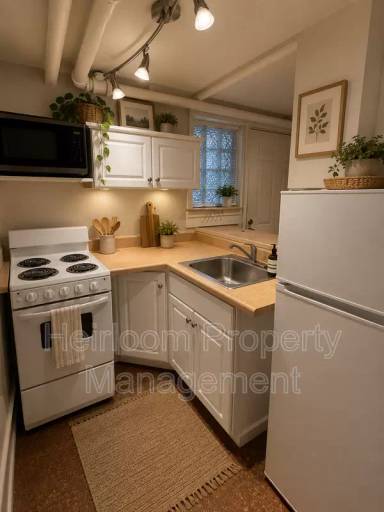 Main picture of 624 E 6th St