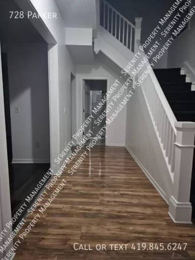 Main picture of 728 Parker Ave