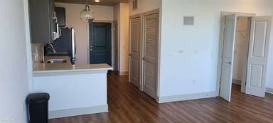 Main picture of 1390 Adams St