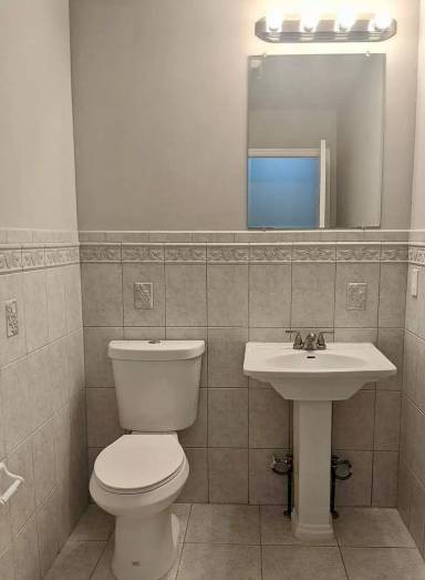 Main picture of 254 Upland Ave
