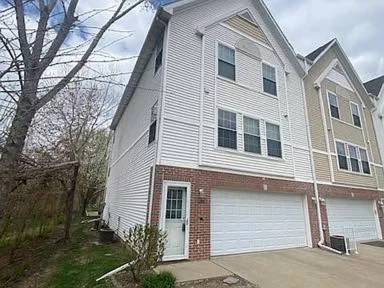 Main picture of 1235 SE Village View Ln