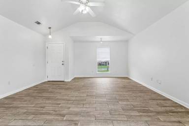 Main picture of 3531 Adrian St