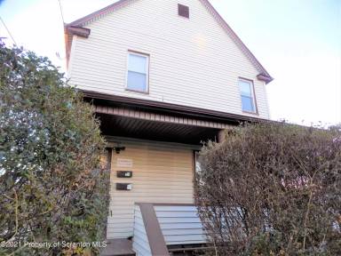 Main picture of 216 Elizabeth St