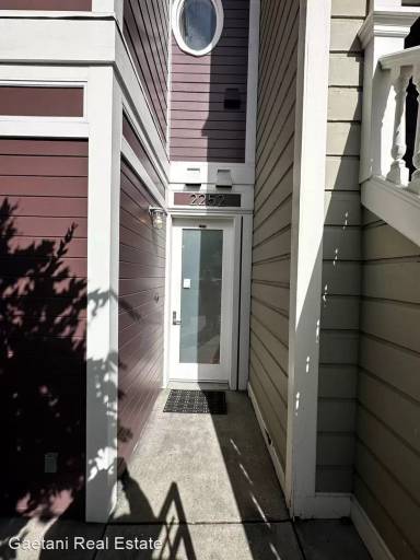 Main picture of 2252 Bush St