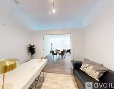 Main picture of 2550 S Wabash Ave