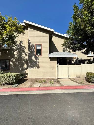 Main picture of 580 Portsmouth Dr
