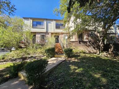 Main picture of 1804 Capital Pkwy