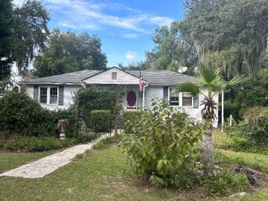 Main picture of 923 La Chere St