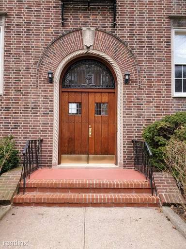 Main picture of 3728 85th St