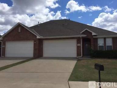 Main picture of 11318 NW 121st Pl