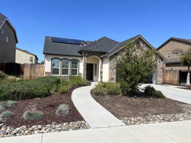Main picture of 5908 Hathaway Ave