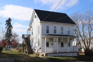 Main picture of 246 W Main St