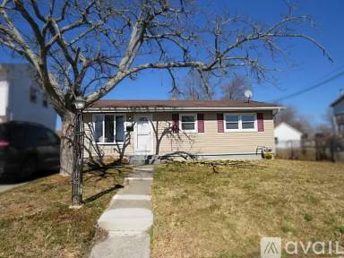 Main picture of 36 Packard Ave
