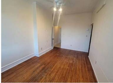 Main picture of 2903 N Calvert St