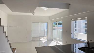 Main picture of 1712 SW 2nd Ave