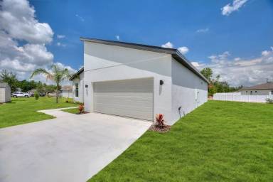 Main picture of 151 Maple Dr
