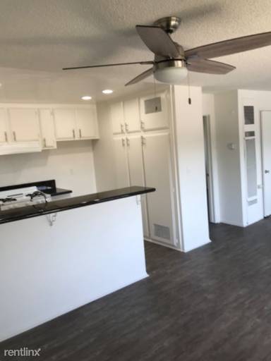 Main picture of 420 N Loara St