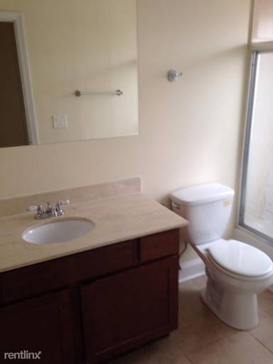 Main picture of 6444 N Hamilton Ave
