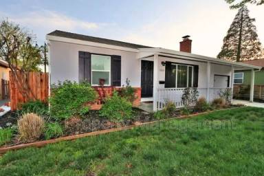 Main picture of 2260 Knight Way