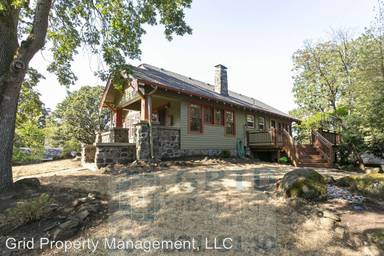 Main picture of 5395 Broadway St