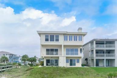 Main picture of 1626 Strand St