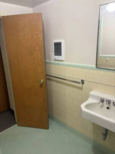 Main picture of 118 N 8th St